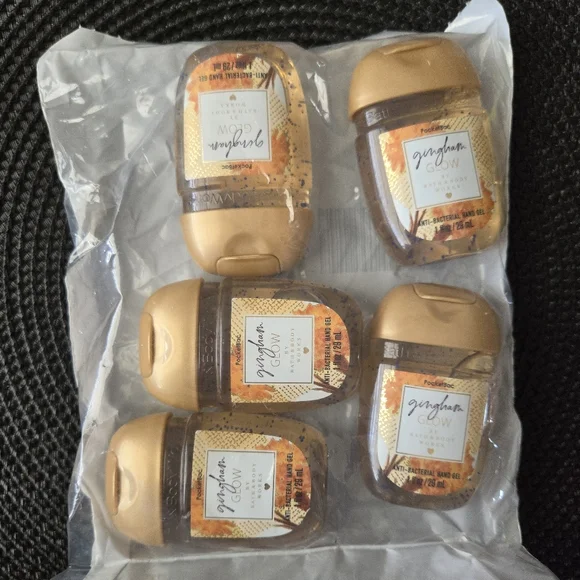 💛🧸🤲 NWT‼️Bath & Body Works Yellow Gummy Bear Pocketbac Holder with Sanitizers - Picture 4 of 10